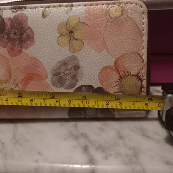 Floral Wallet - Picture 3 of 6